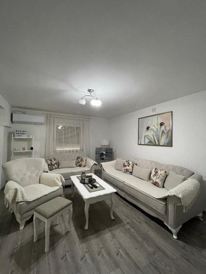 Antic Apartment Požarevac Exteriör bild